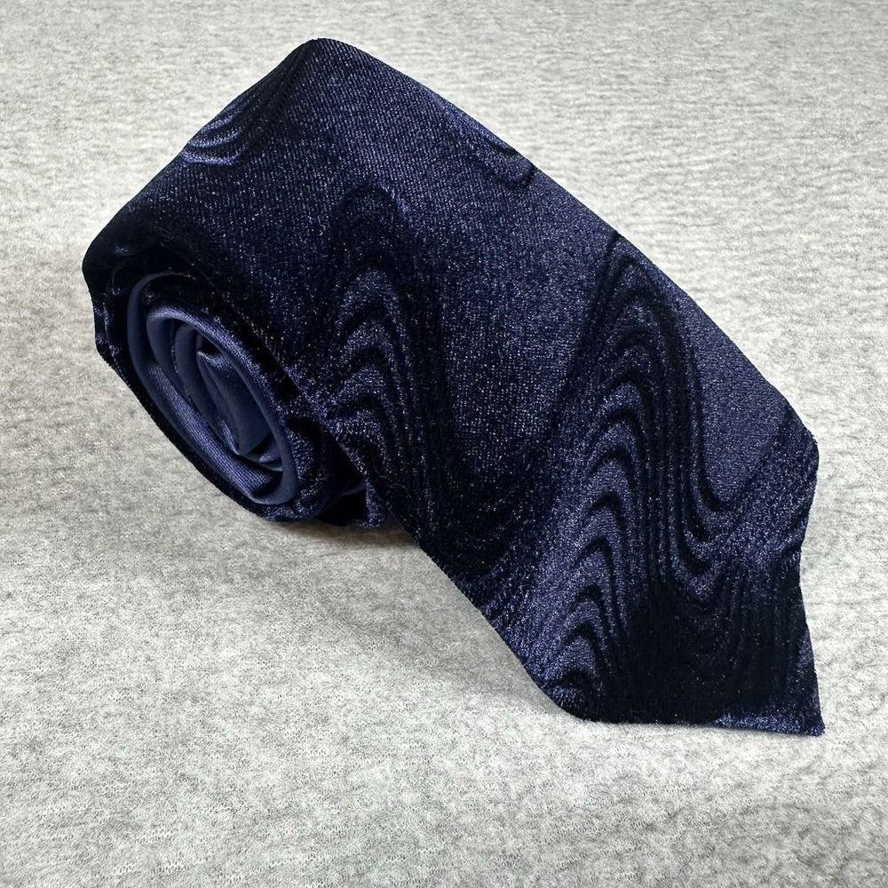 Tallia Navy Velvet Necktie Stretch Velvet Fabric Poly/Spandex‎ Satin Tail